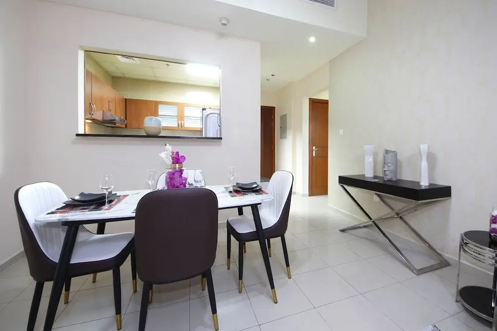 Дубай: Premium 1 BHK in La Vista Silicon Oasis