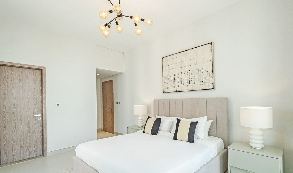 Дубай: LUX Contemporary Suite Marina View 4