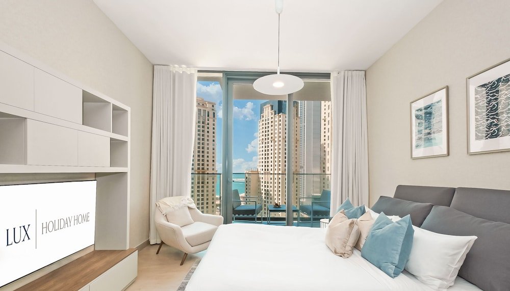 LUX Contemporary Suite Marina View 4 — фото 1