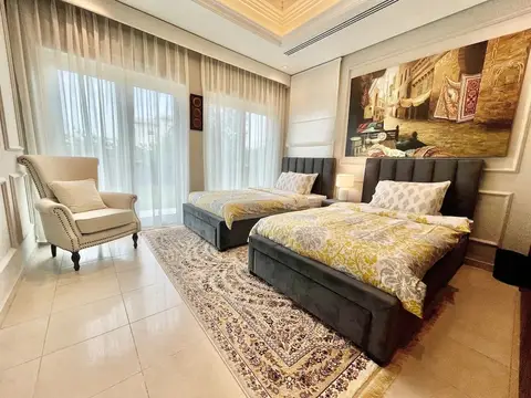 Luxurious 4B Villa With Garden Al Furjan — фото 1
