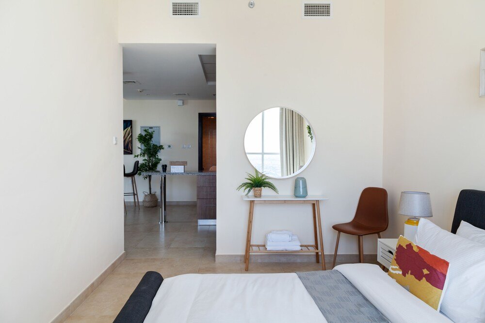 Maison Privee - Brand New Apt w/Lake Walkways, Clse to Beach — фото 1
