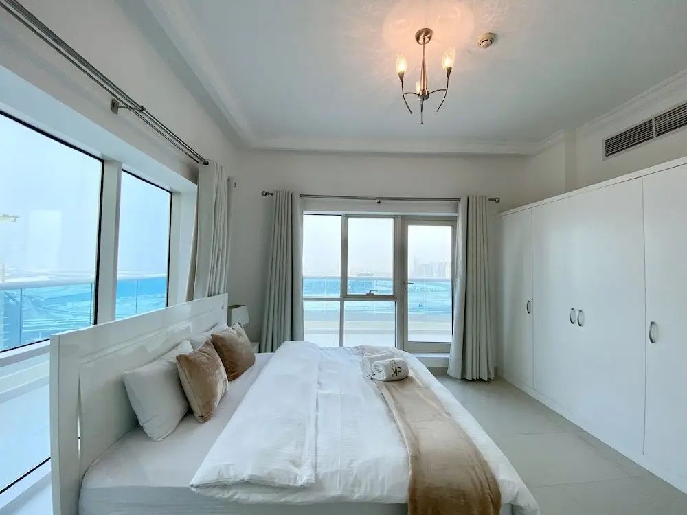 Luxe Apt with Panoramic Views and Terrace — фото 1