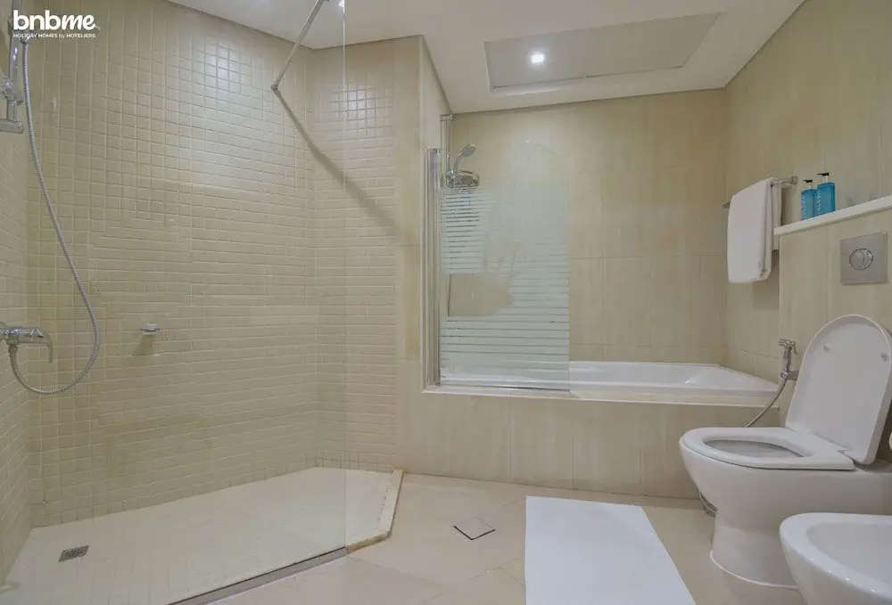 Дубай: 2B-Al Bateen Residence-805 by bnbmehomes