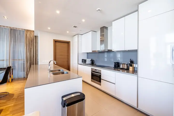 Дубай: 1 BR Huge Balcony 2nd Fl City Walk B1