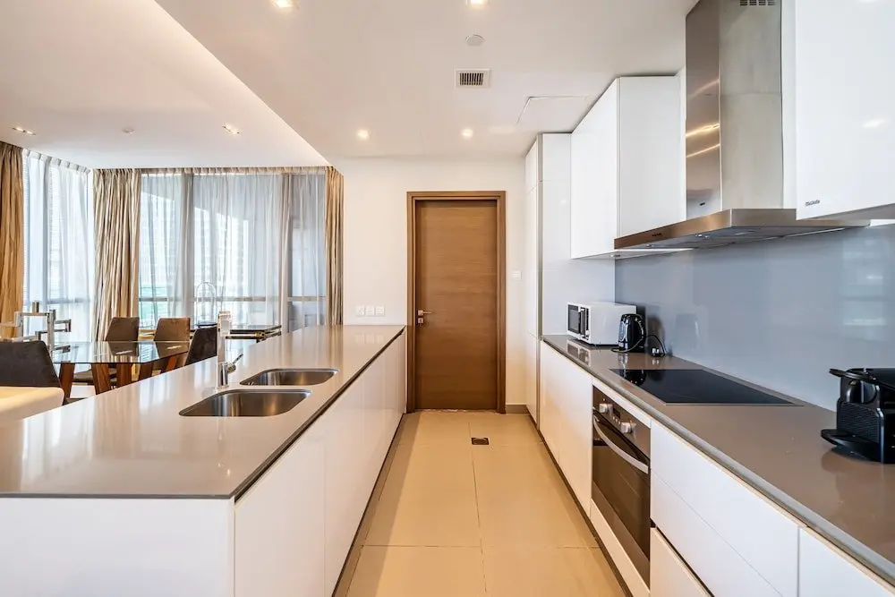 Дубай: 1 BR Huge Balcony 2nd Fl City Walk B1