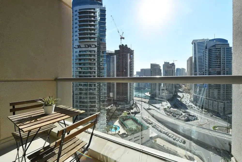 Дубай: BBL - Stylish 1BR with balcony in Marina