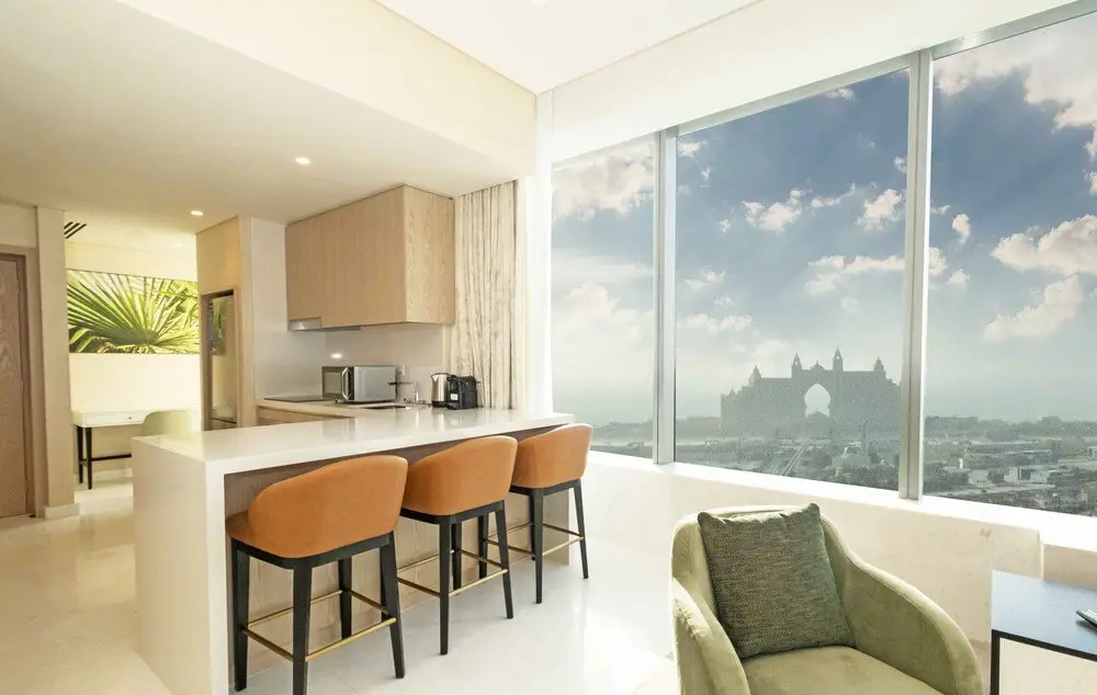 Дубай: LUX Iconic Views at Palm Tower Suite 4
