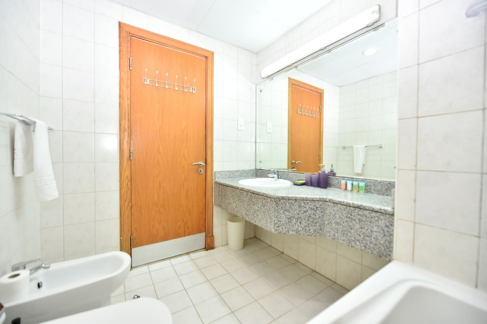 Дубай: BRID - Spacious 1 Bed with garden view