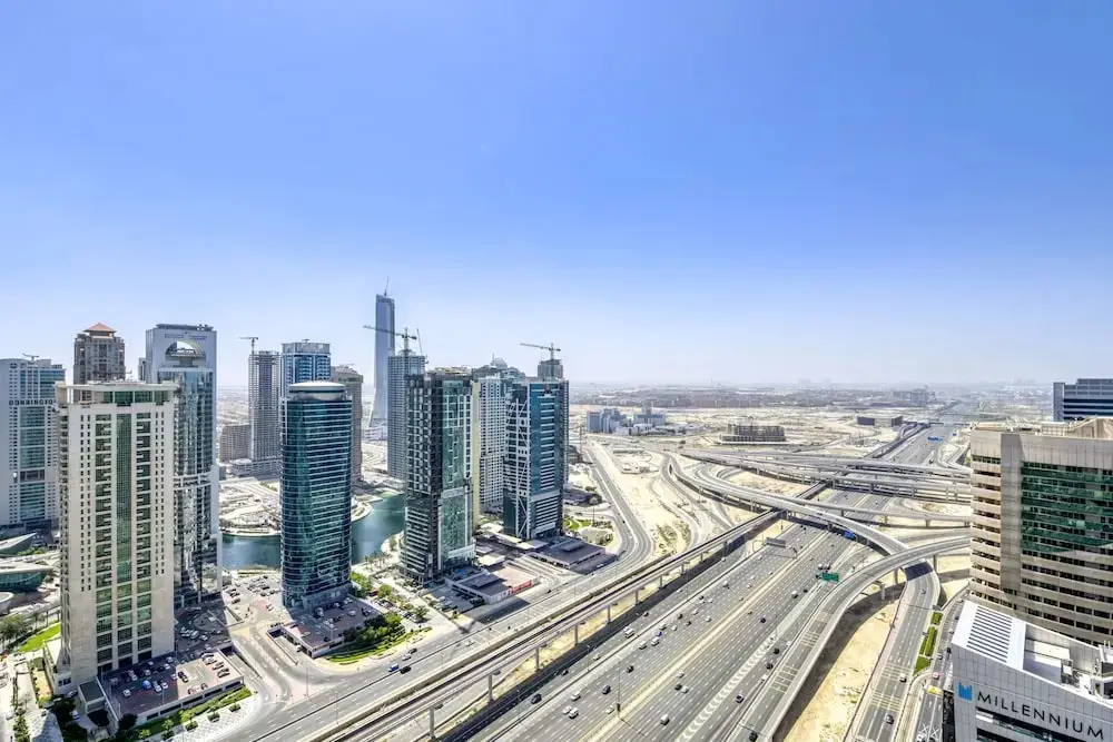 Luxury 4BR Apartment in Horizon Towers — фото 1