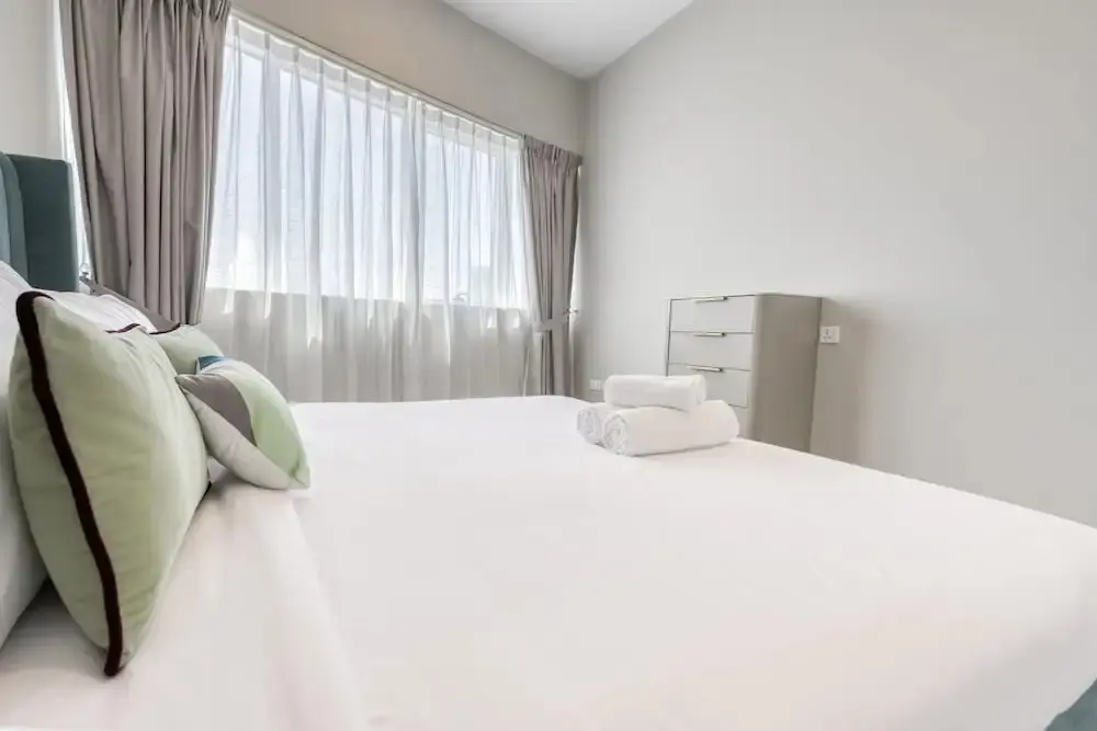Дубай: Luxury 4BR Apartment in Horizon Towers