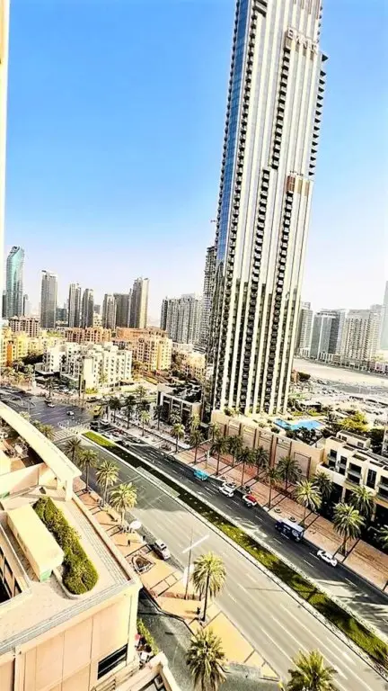 Stunning Downtown apartment with balcony — фото 1