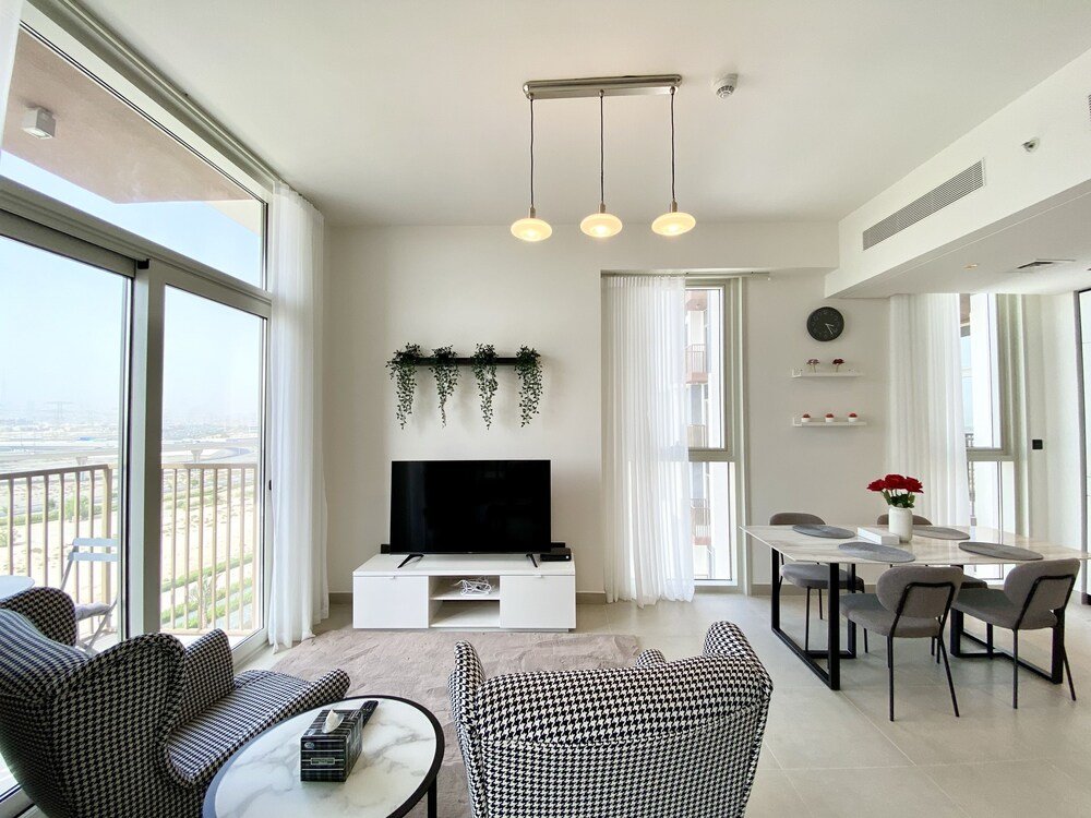 Marco Polo - Elegant & Delightful 2BR Apt with Scenetic Views — фото 1