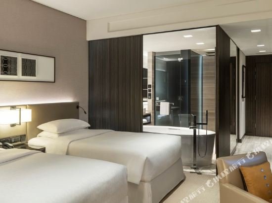 Дубай: Sheraton Grand Hotel Apartments, Dubai