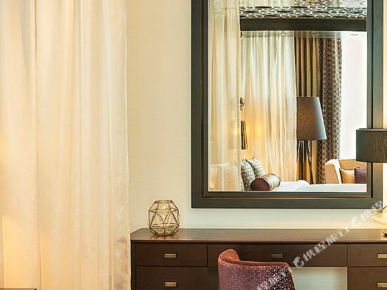 Дубай: Sheraton Grand Hotel Apartments, Dubai