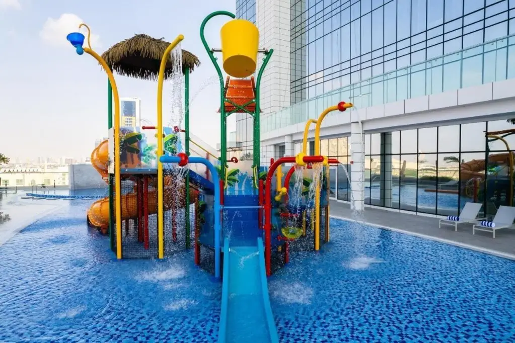 Дубай: Отель Mövenpick Hotel Jumeirah Village Triangle