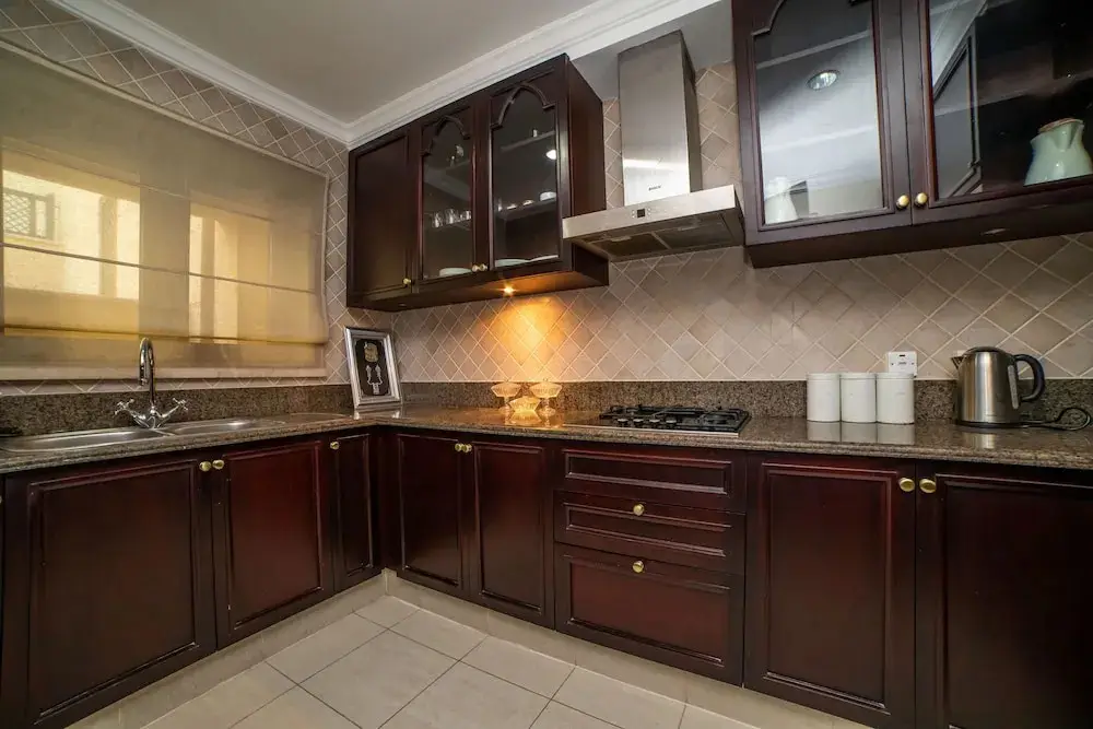 Дубай: Amazing 1 BR Apartment Souk AlBahar 4105