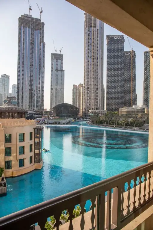 Дубай: Amazing 1 BR Apartment Souk AlBahar 4105