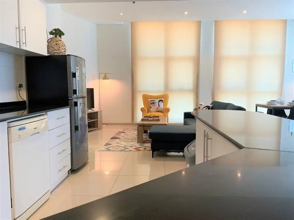 Дубай: DHLA - Modern 2BR balcony in Marina