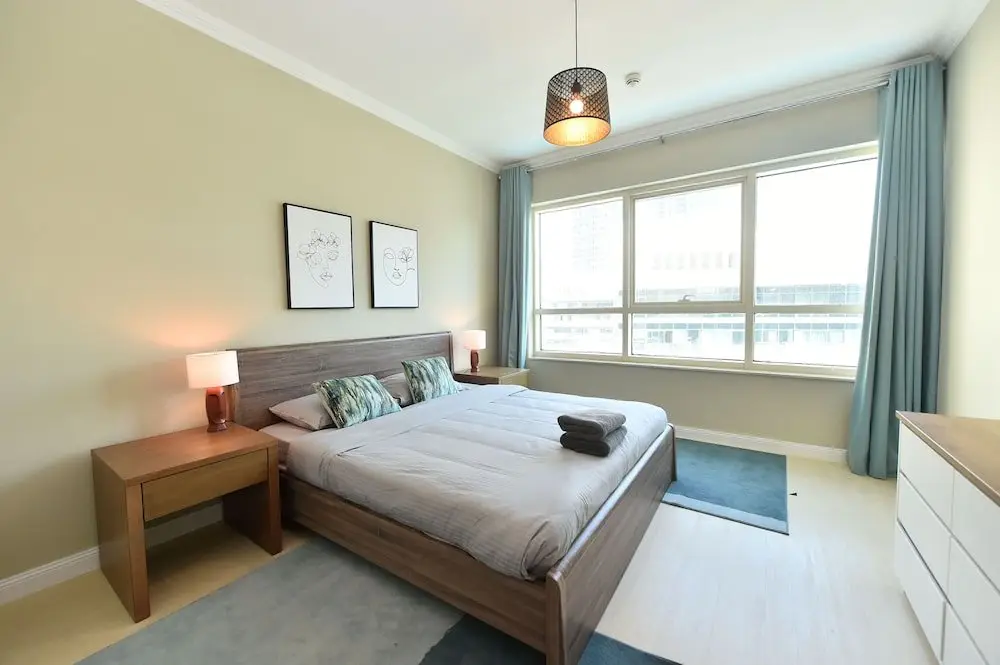 Дубай: 2-BR Marina View Retreat at Marina Quays - DSY