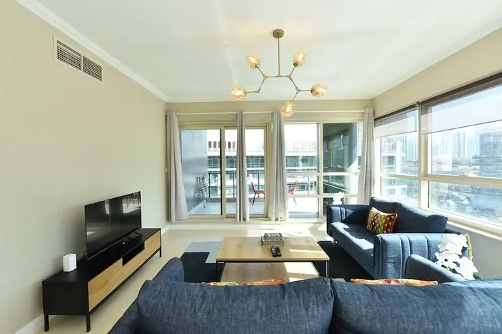 Дубай: 2-BR Marina View Retreat at Marina Quays - DSY
