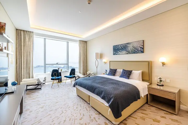 Дубай: Sea Living High Floor 1 Bed Palm Tower