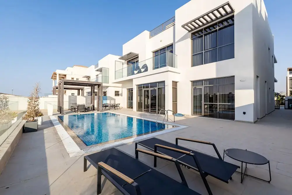 Дубай: Luxurious 5 Bed Villa 60B Palm Jumeirah