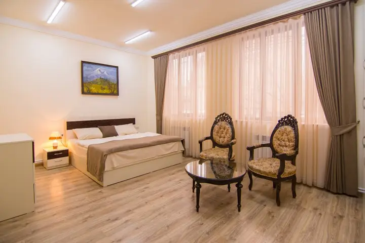 Ереван: Отель Tatev Hotel and Tours