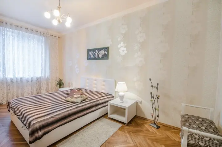 Минск: Апартаменты Янки Купалы 11