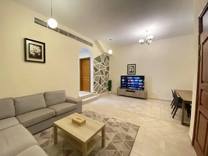 Дубай: LuxBnB 3BD Villa Mirdif Newly Furnished