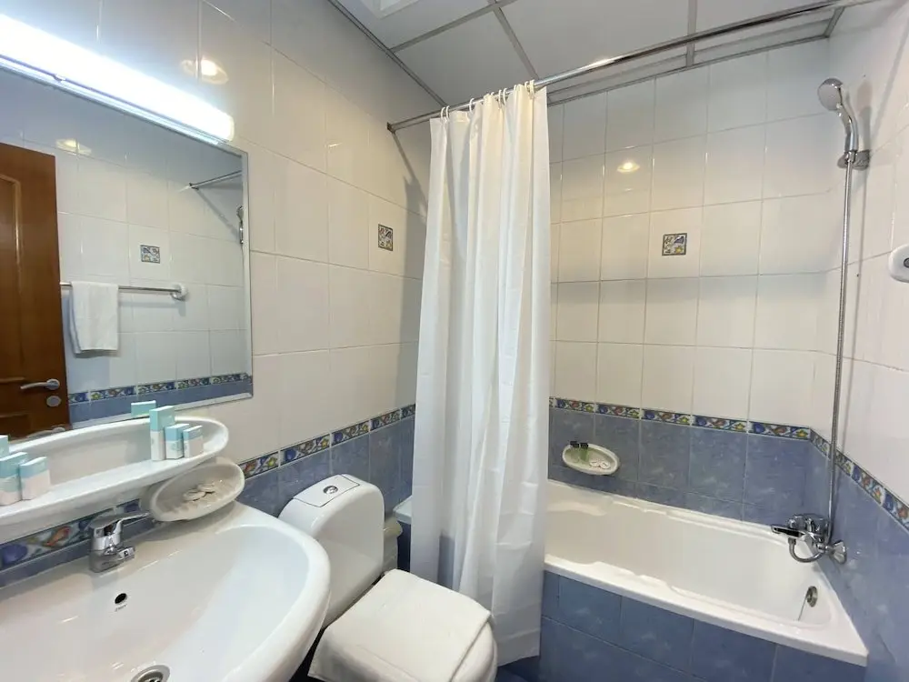 Дубай: LuxBnB 3BD Villa Mirdif Newly Furnished
