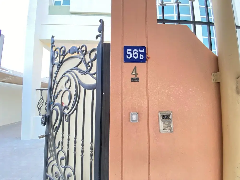 Дубай: LuxBnB 3BD Villa Mirdif Newly Furnished