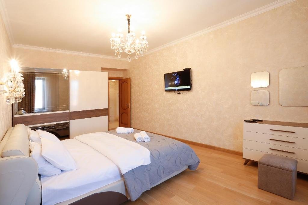 Тбилиси: Serviced Apartment on Rustaveli Avenue