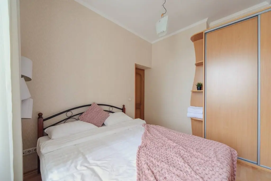 Минск: Апартаменты 3-комнатные HomeApart К.Маркса, 25