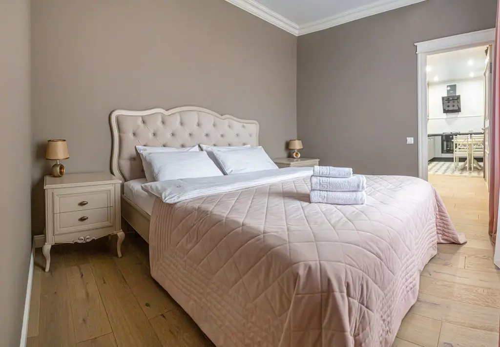 Апартаменты 3-комнатные HomeApart пр-т Независимости, 42 — фото 1