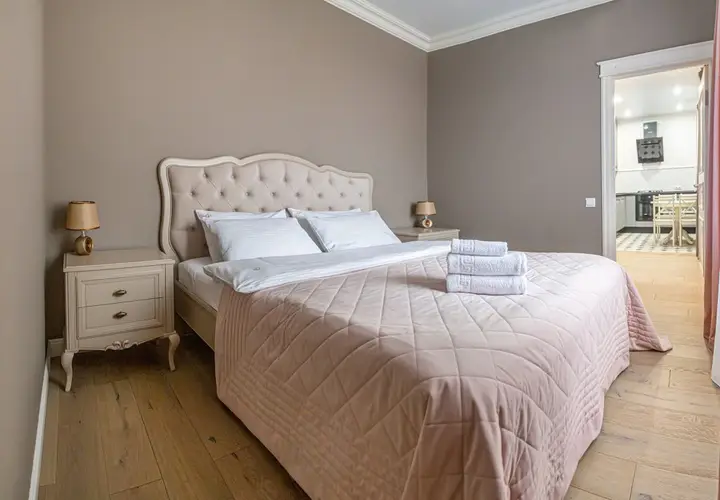 Минск: Апартаменты 3-комнатные HomeApart пр-т Независимости, 42