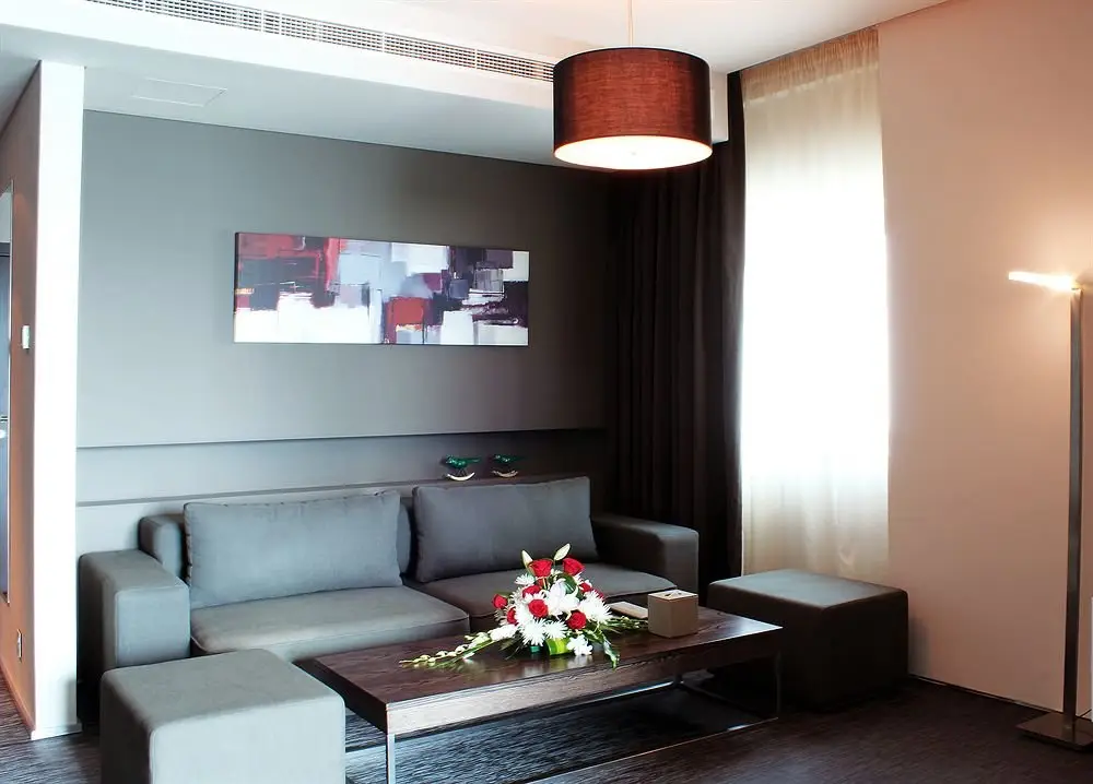 Шарджа: Royal Tulip 72 Hotel