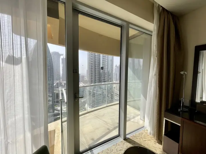 Дубай: The residences at The Address Dubai Mall