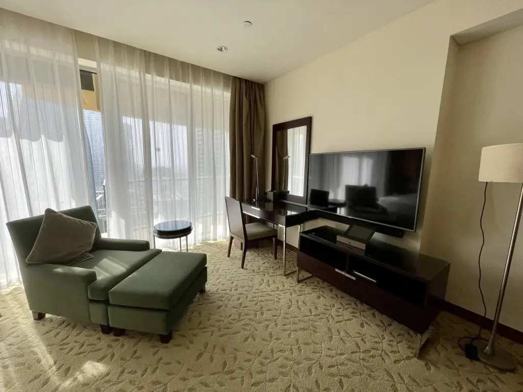 Дубай: The residences at The Address Dubai Mall