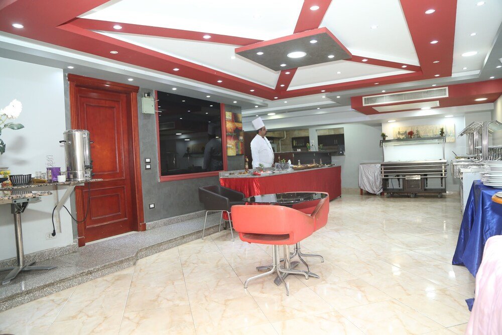 Каир: Grand Nile Royal Hotel at Nile Plaza