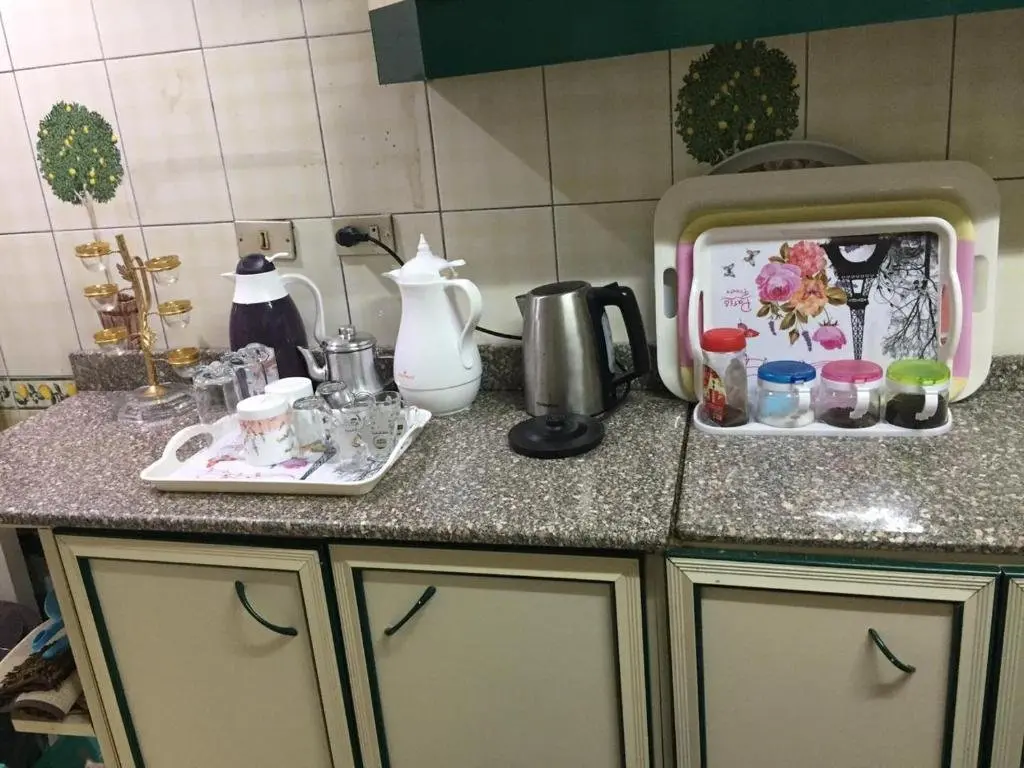 Гиза: Al Marwa Apartment in Dokki - Families Only