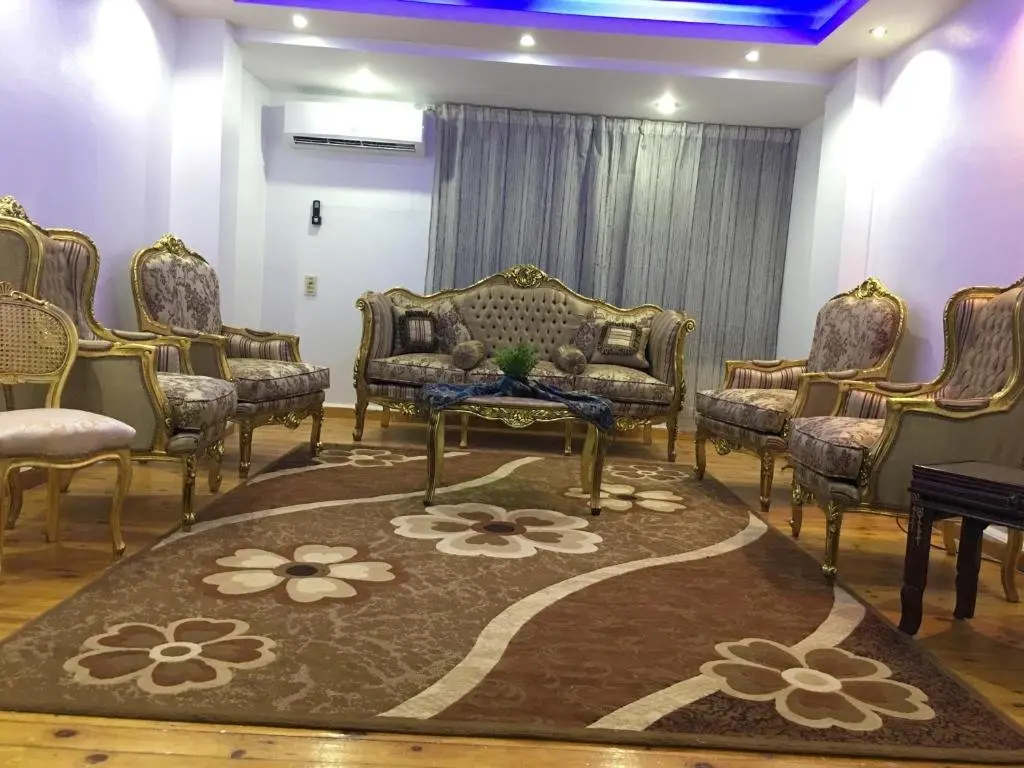 Гиза: Al Marwa Apartment in Dokki - Families Only