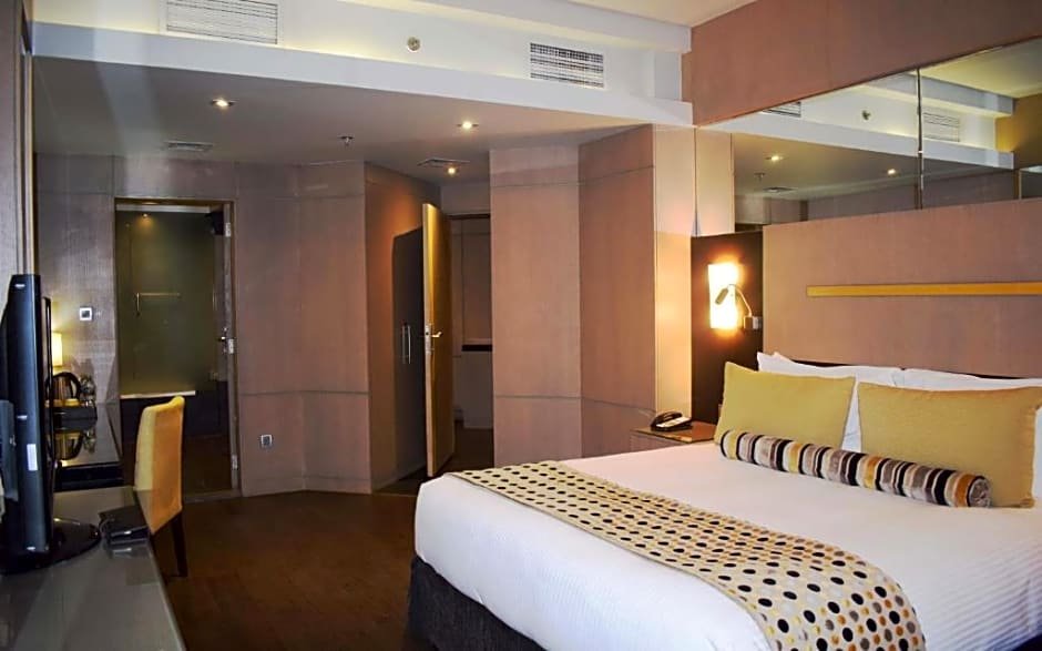 Дубай: Time Grand Plaza Room & Suites