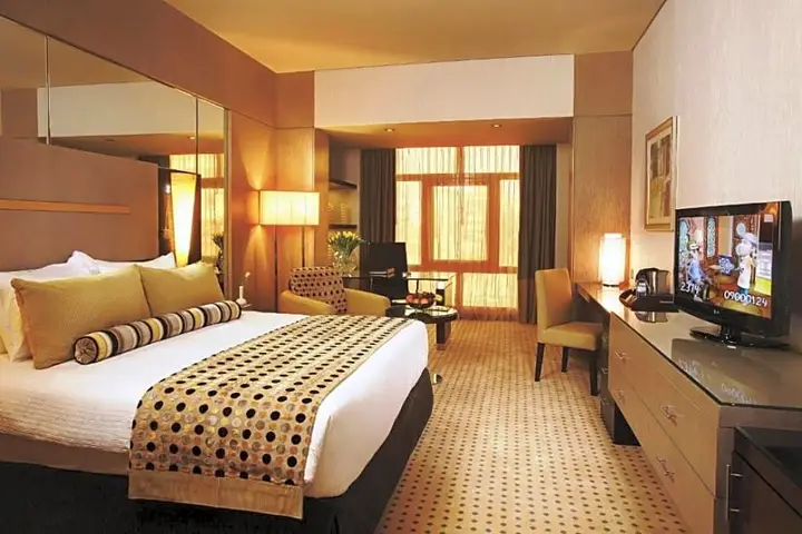 Дубай: Time Grand Plaza Room & Suites