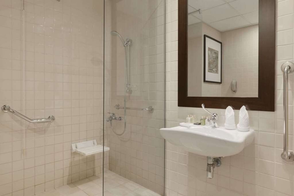 Дубай: Delta Hotels by Marriott Jumeirah Beach Apart (Ex. Ramada Plaza Jumeirah Beach Apart)