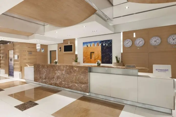 Дубай: Delta Hotels by Marriott Jumeirah Beach Apart (Ex. Ramada Plaza Jumeirah Beach Apart)