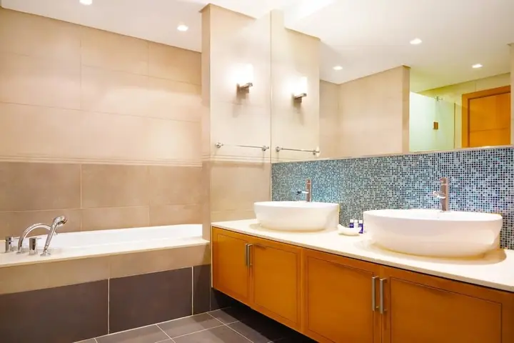 Дубай: Modern and Airy 2BR in Palm Jumeirah