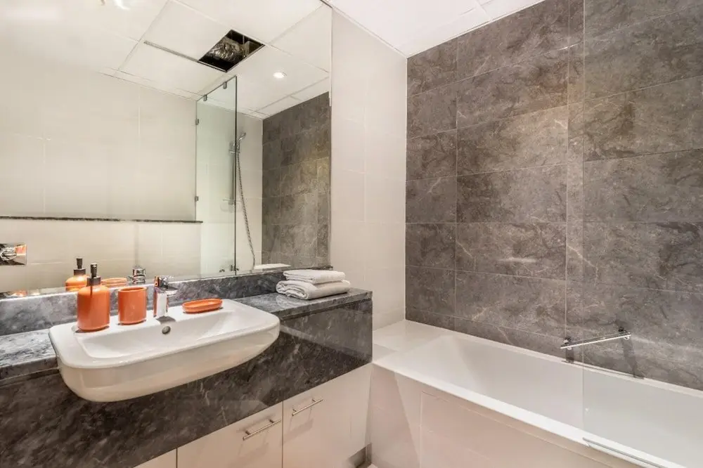 Дубай: Luxury 2B Apt Al Habtoor Amna Tower