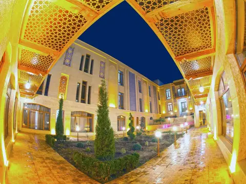 Отель Caravan Plaza — фото 1