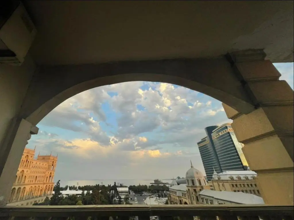 Баку: ONE BEDROOM APARTMENT BY HILTON Near By bulivar #Fountain Square #NizamiStreet #McDonald