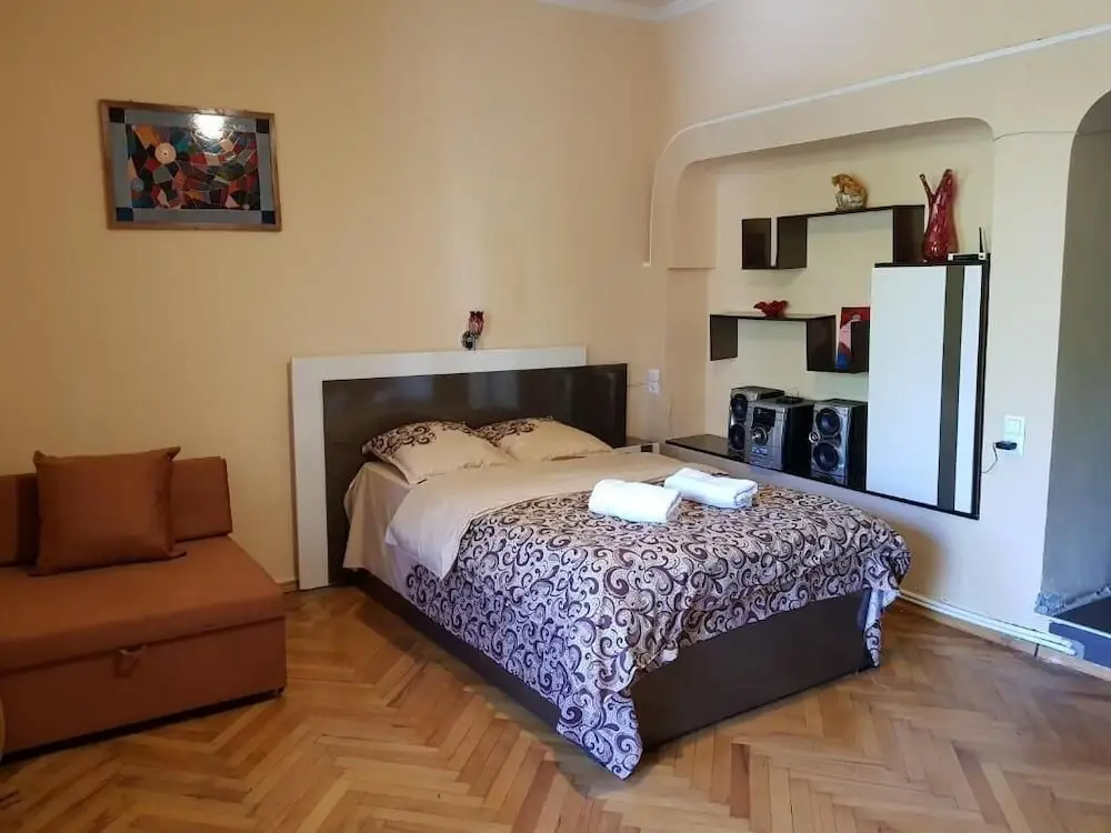 Тбилиси: Sunny Tiflis